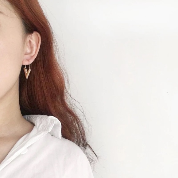 V Earrings - Picture 6 of 6